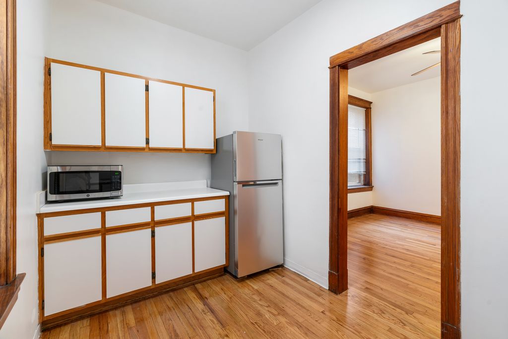 2548 W Augusta Avenue 2R, Chicago, IL 60622 — photo 3
