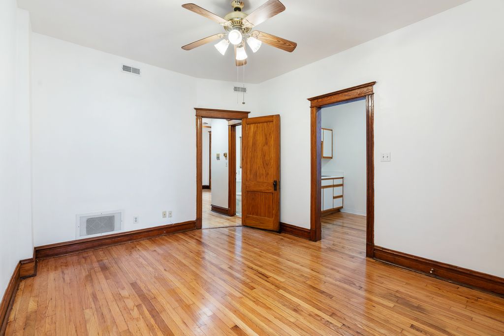 2548 W Augusta Avenue 2R, Chicago, IL 60622 — photo 5