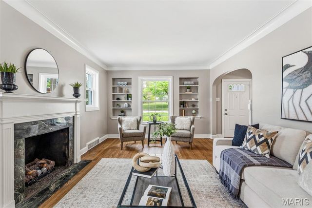 553 Westview Drive, University City, MO 63130