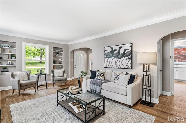 553 Westview Drive, University City, MO 63130