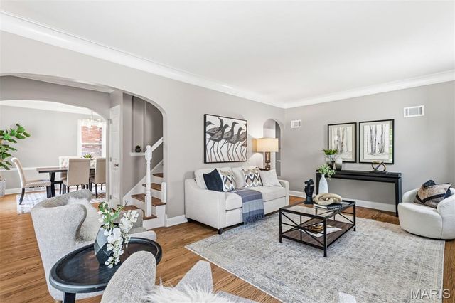 553 Westview Drive, University City, MO 63130