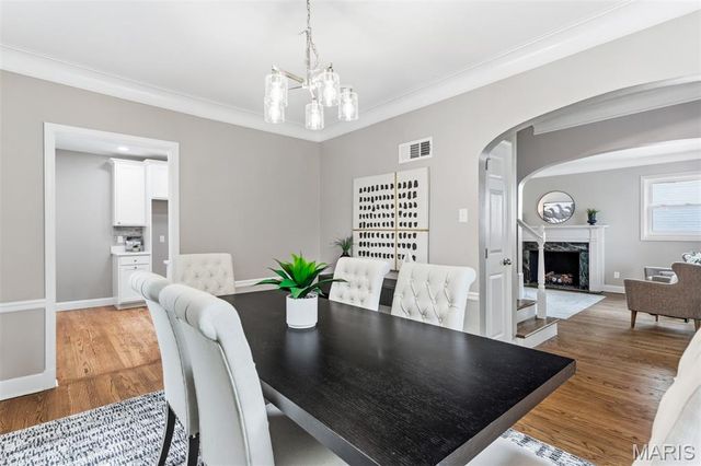 553 Westview Drive, University City, MO 63130