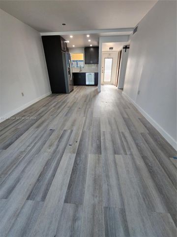 2931 E Sunrise Lakes Dr 205, Sunrise, FL 33322