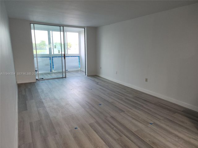 2931 E Sunrise Lakes Dr 205, Sunrise, FL 33322