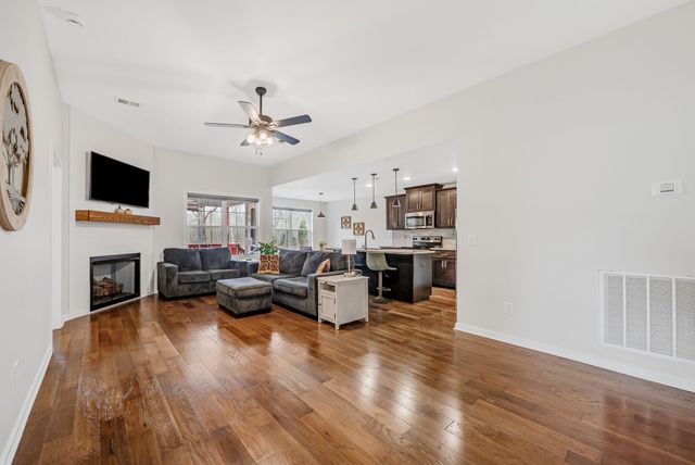 612 Crowder Ct, Clarksville, TN 37042