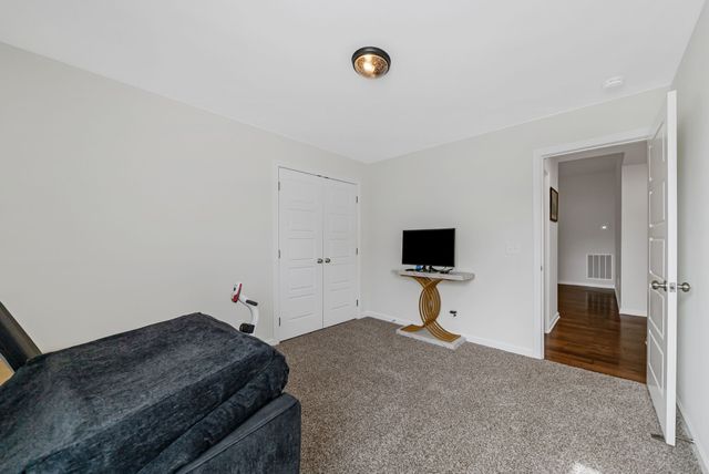 612 Crowder Ct, Clarksville, TN 37042