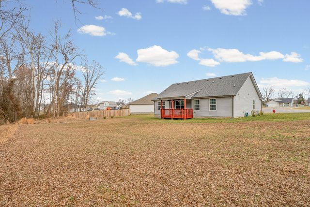 612 Crowder Ct, Clarksville, TN 37042