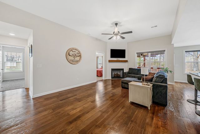 612 Crowder Ct, Clarksville, TN 37042