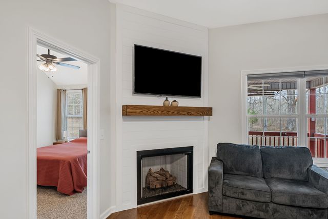 612 Crowder Ct, Clarksville, TN 37042