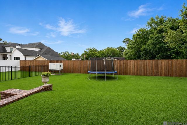 9835 Sedgewick Ct, Baton Rouge, LA 70809