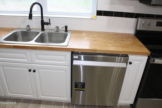 459 State Highway 334, Johnstown, NY 12095