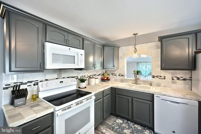 405 N WILLIAMS ST, York, PA 17404