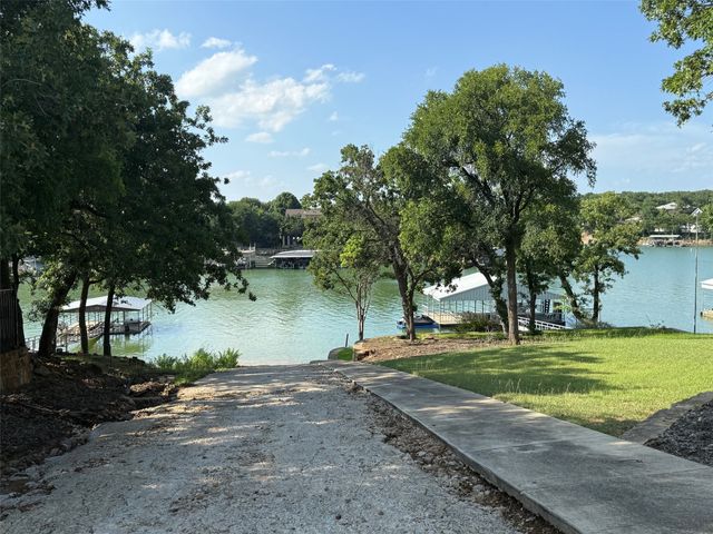 136 County Road 1736, Chico, TX 76431