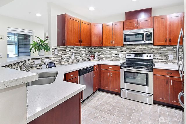 5921 S 234th Place, Kent, WA 98032