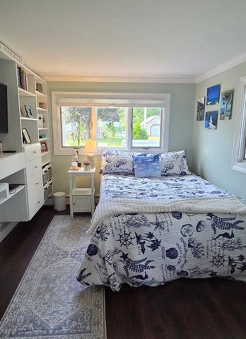 145 Staples Shore Rd, Lakeville, MA 02347
