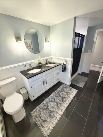 145 Staples Shore Rd, Lakeville, MA 02347