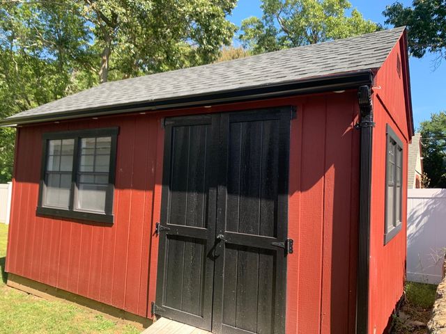 145 Staples Shore Rd, Lakeville, MA 02347