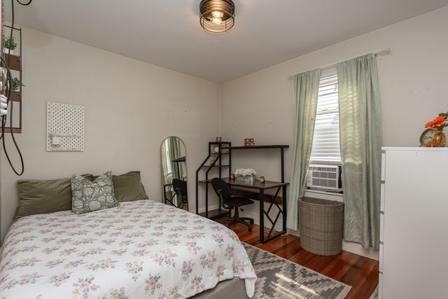 44 Slocum St, Acushnet, MA 02743