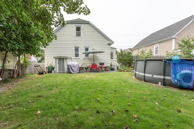 44 Slocum St, Acushnet, MA 02743