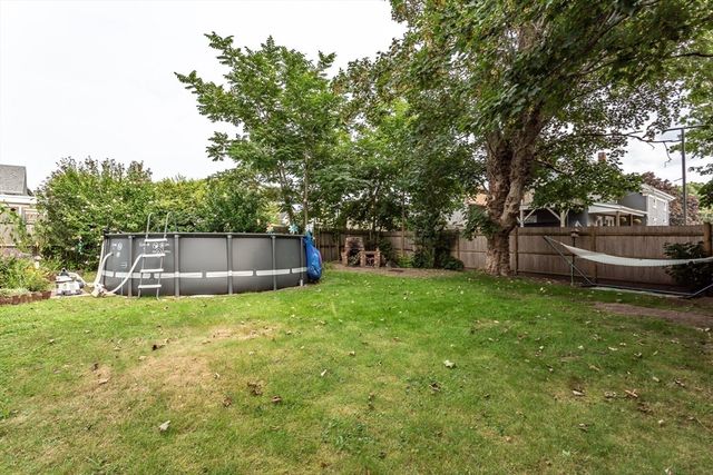 44 Slocum St, Acushnet, MA 02743