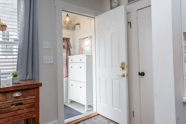 44 Slocum St, Acushnet, MA 02743