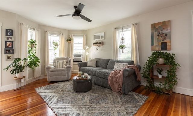 44 Slocum St, Acushnet, MA 02743
