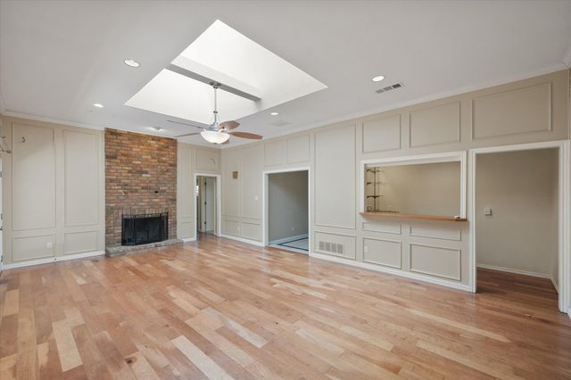1919 Creek Wood Drive, Arlington, TX 76006
