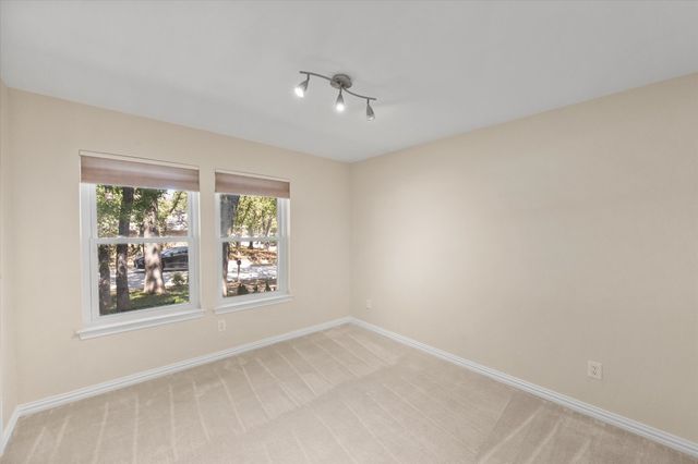 1919 Creek Wood Drive, Arlington, TX 76006