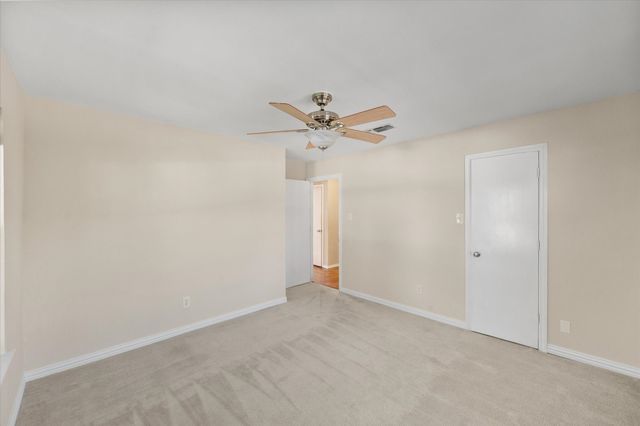 1919 Creek Wood Drive, Arlington, TX 76006