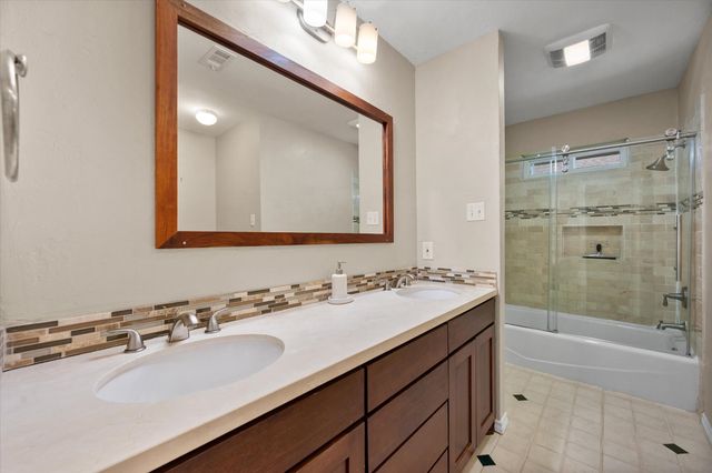 1919 Creek Wood Drive, Arlington, TX 76006