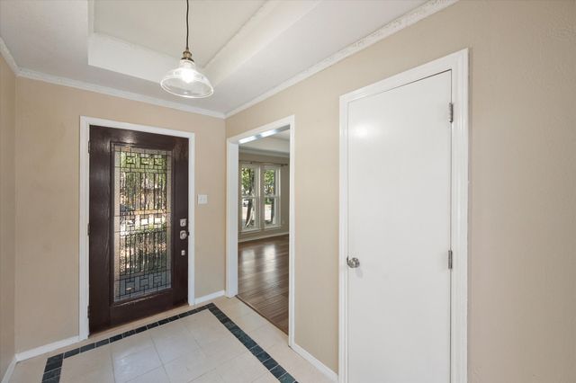 1919 Creek Wood Drive, Arlington, TX 76006