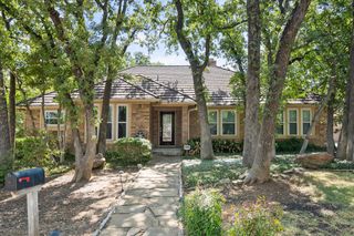 1919 Creek Wood Drive, Arlington, TX 76006