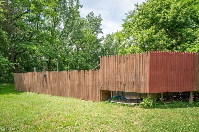 522 Massillon Road, Akron, OH 44306