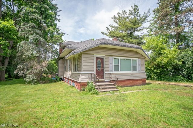522 Massillon Road, Akron, OH 44306