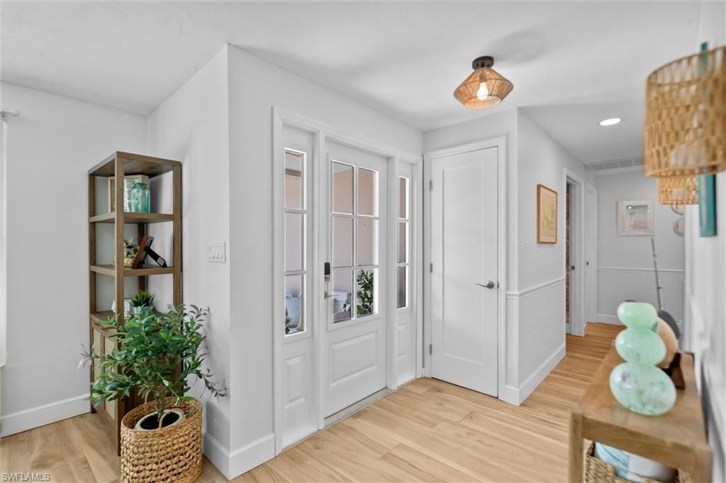 9428 Moonlight DR, SANIBEL, FL 33957 — photo 5