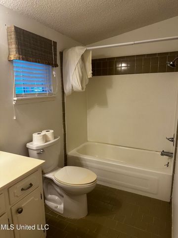 3911 Washington Avenue, Pascagoula, MS 39581