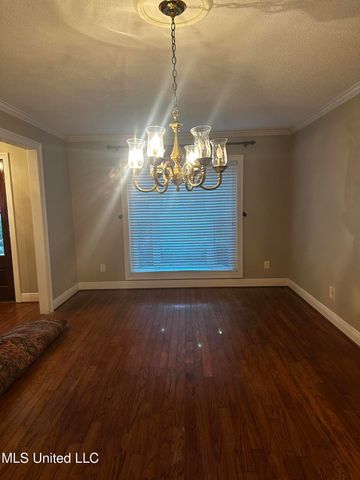 3911 Washington Avenue, Pascagoula, MS 39581