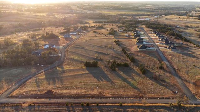 1261 N Post Road, Guthrie, OK 73044