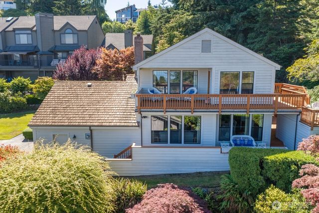 106 Chinook Lane, Steilacoom, WA 98388