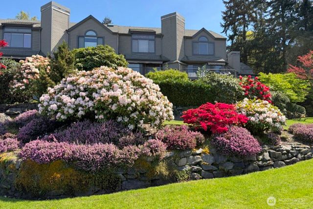 106 Chinook Lane, Steilacoom, WA 98388