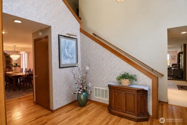 106 Chinook Lane, Steilacoom, WA 98388