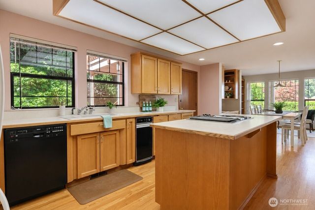 106 Chinook Lane, Steilacoom, WA 98388