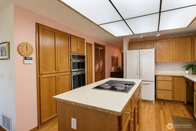 106 Chinook Lane, Steilacoom, WA 98388