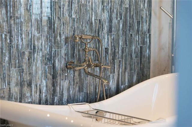 4000 Gulf Shore BLVD N # 500, Naples, FL 34103