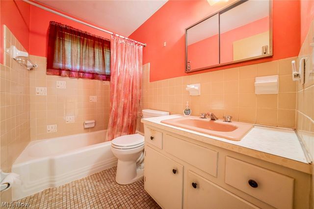 1207 Cordova Road, Mayfield Heights, OH 44124