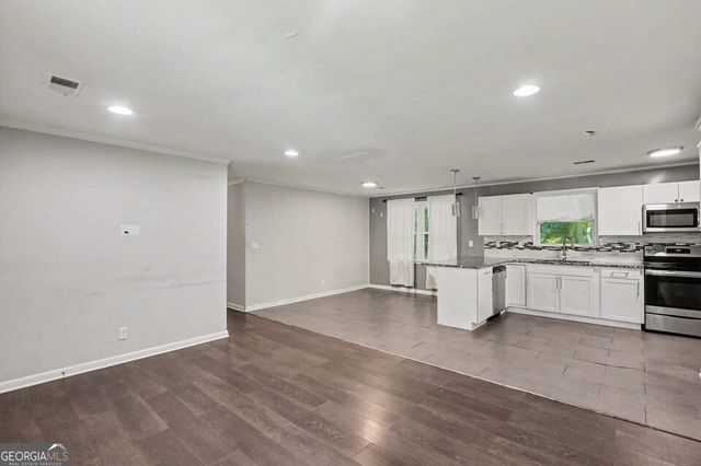 2810 FOXLAIR Trail, South Fulton, GA 30349