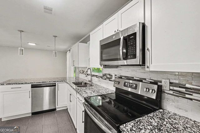 2810 FOXLAIR Trail, South Fulton, GA 30349