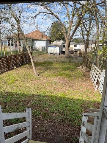 12205 Almeda Genoa Road, Houston, TX 77034