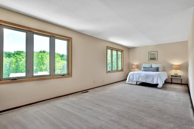 8286 Kingslee Road, Bloomington, MN 55438