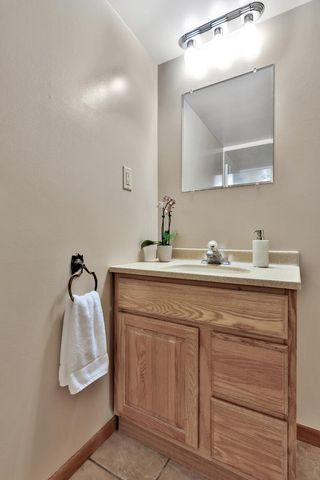 8286 Kingslee Road, Bloomington, MN 55438